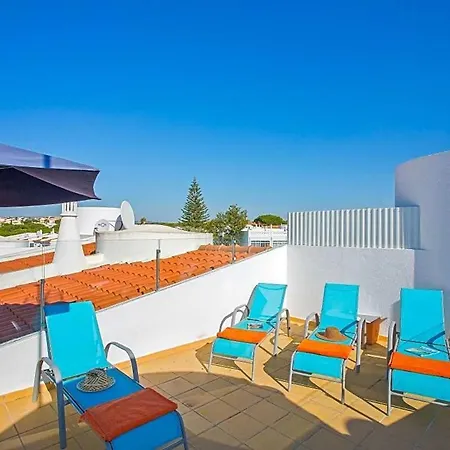 Sleeps 4 With Pool Air Con And Wifi