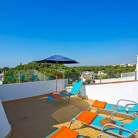 Sleeps 4 With Pool Air Con And Wifi דירה וילהמורה