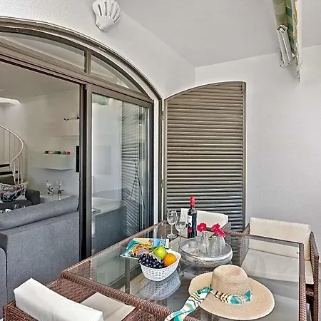 Sleeps 4 With Pool Air Con And Wifi *