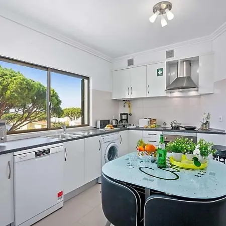Sleeps 4 With Pool Air Con And Wifi *