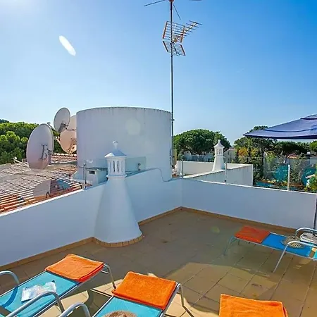 Sleeps 4 With Pool Air Con And Wifi Apartment Vilamoura